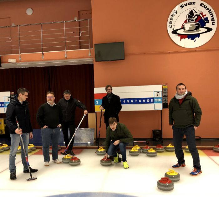 curling_282229.JPG